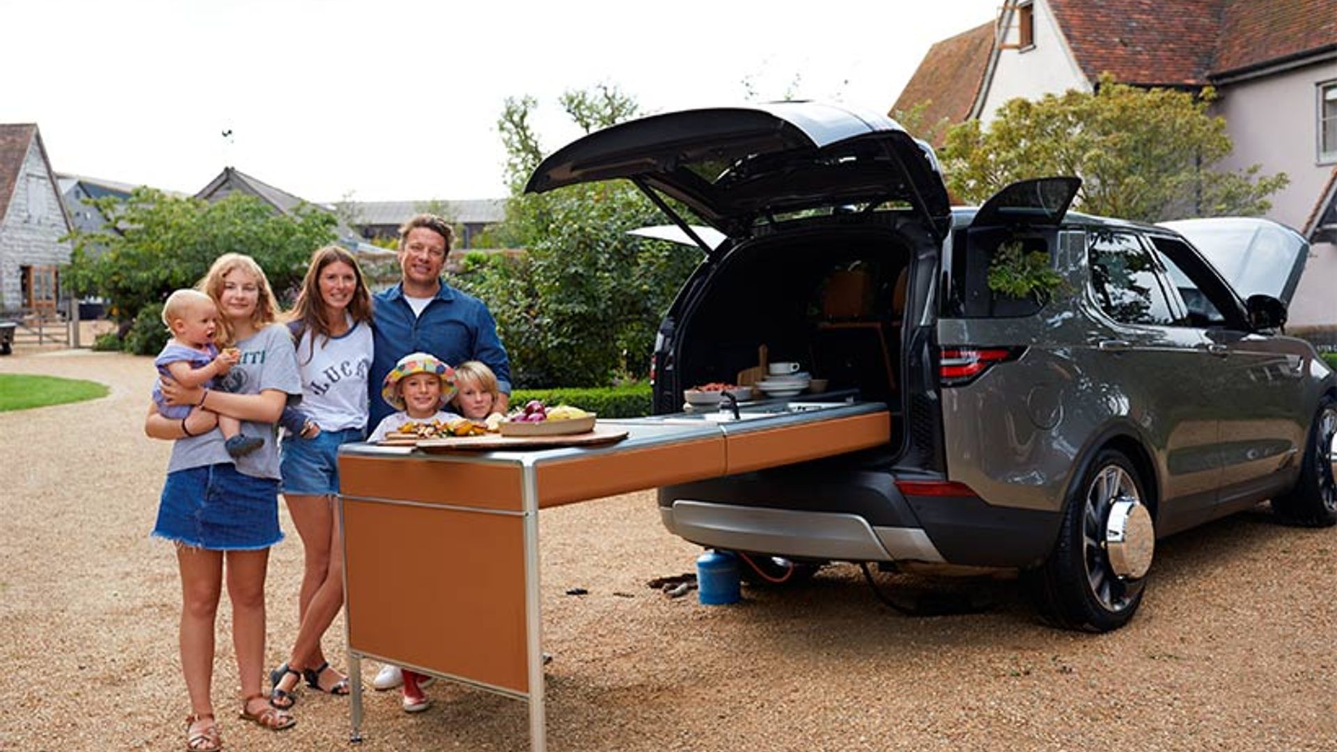 Jamie Oliver family land rover discovery kitchen