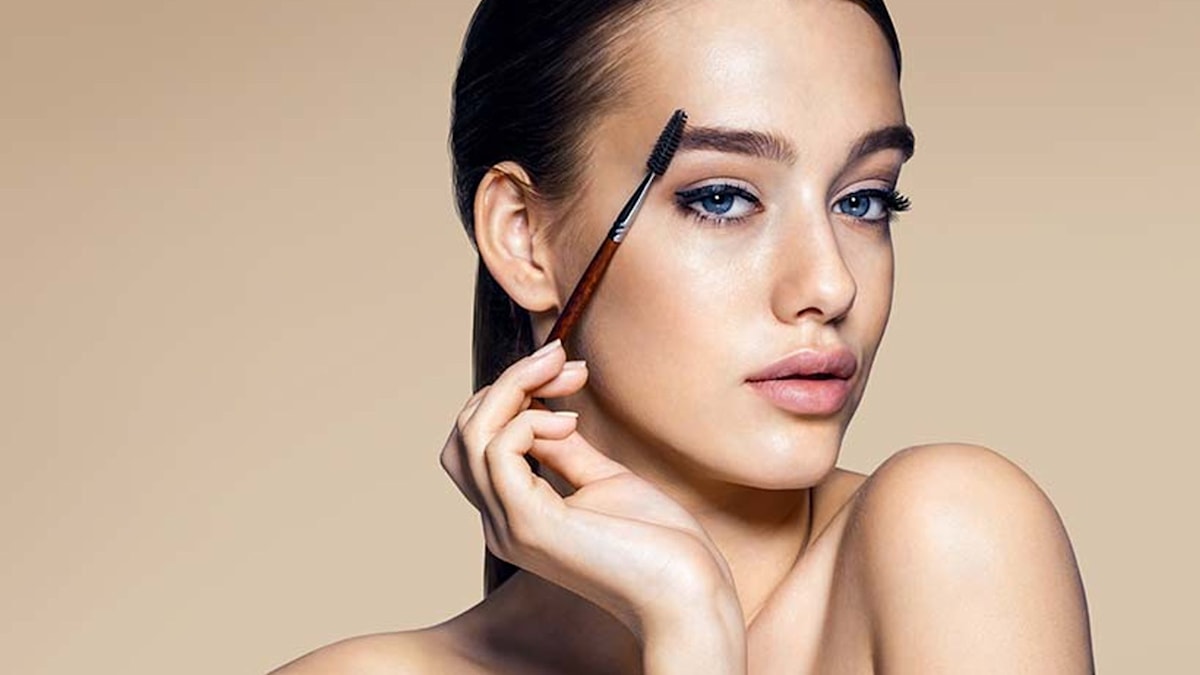 8 make-up artist tricks for bigger, brighter looking eyes | HELLO!
