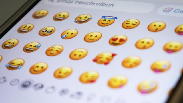 Apple emoji page