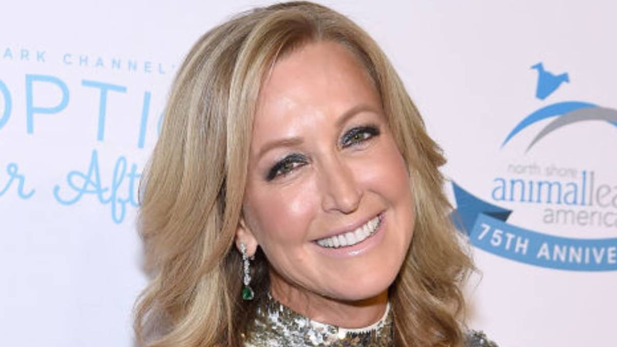 GMA's Lara Spencer looks phenomenal in string bikini and swimsuit as ...