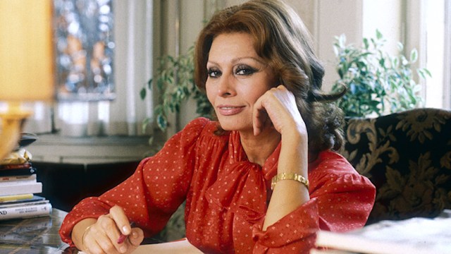 Sophia Loren pictured at her apartment in Geneva in 1986