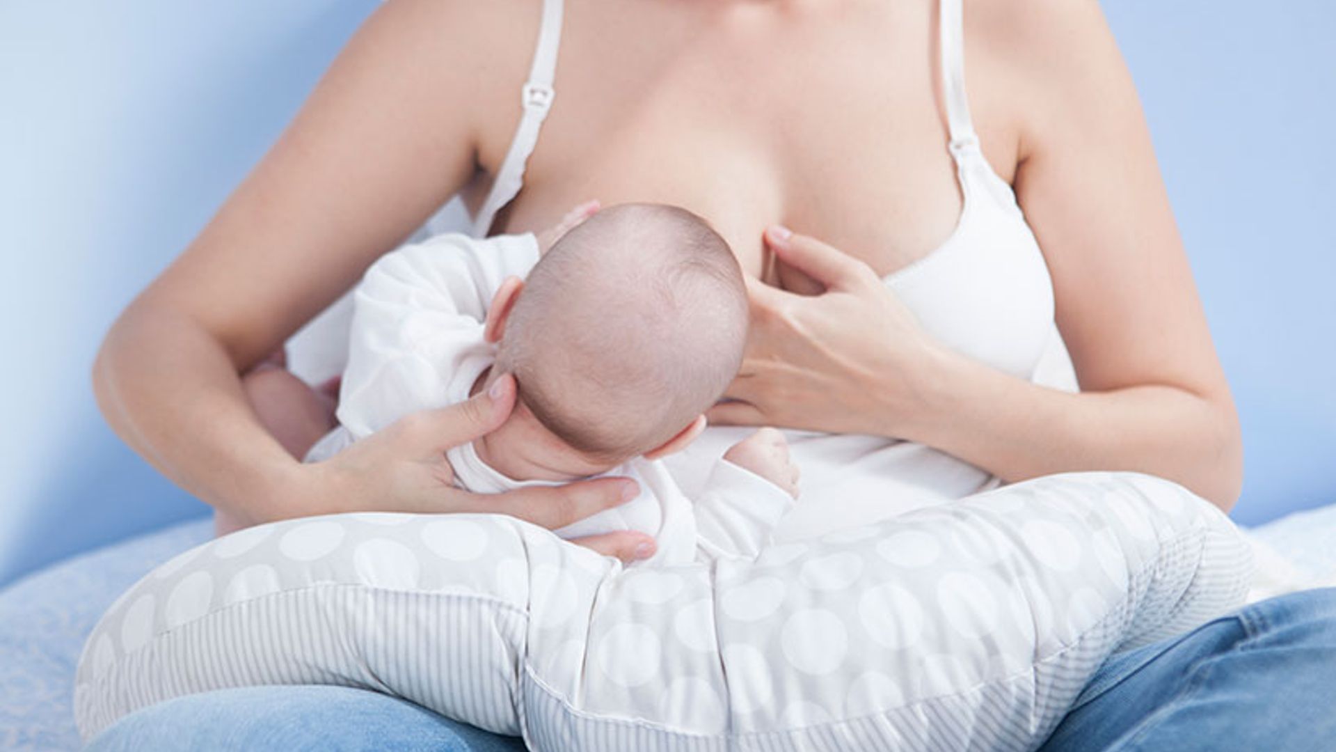 featureimage_mother feeding breast