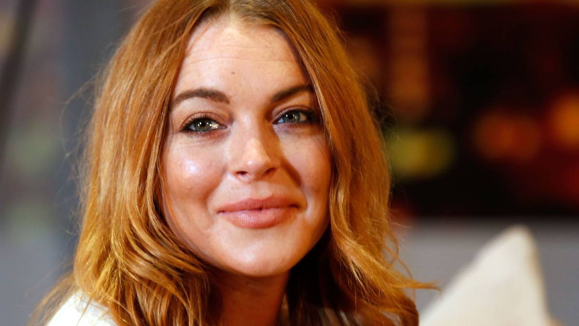 lindsay lohan personal news mom shows support