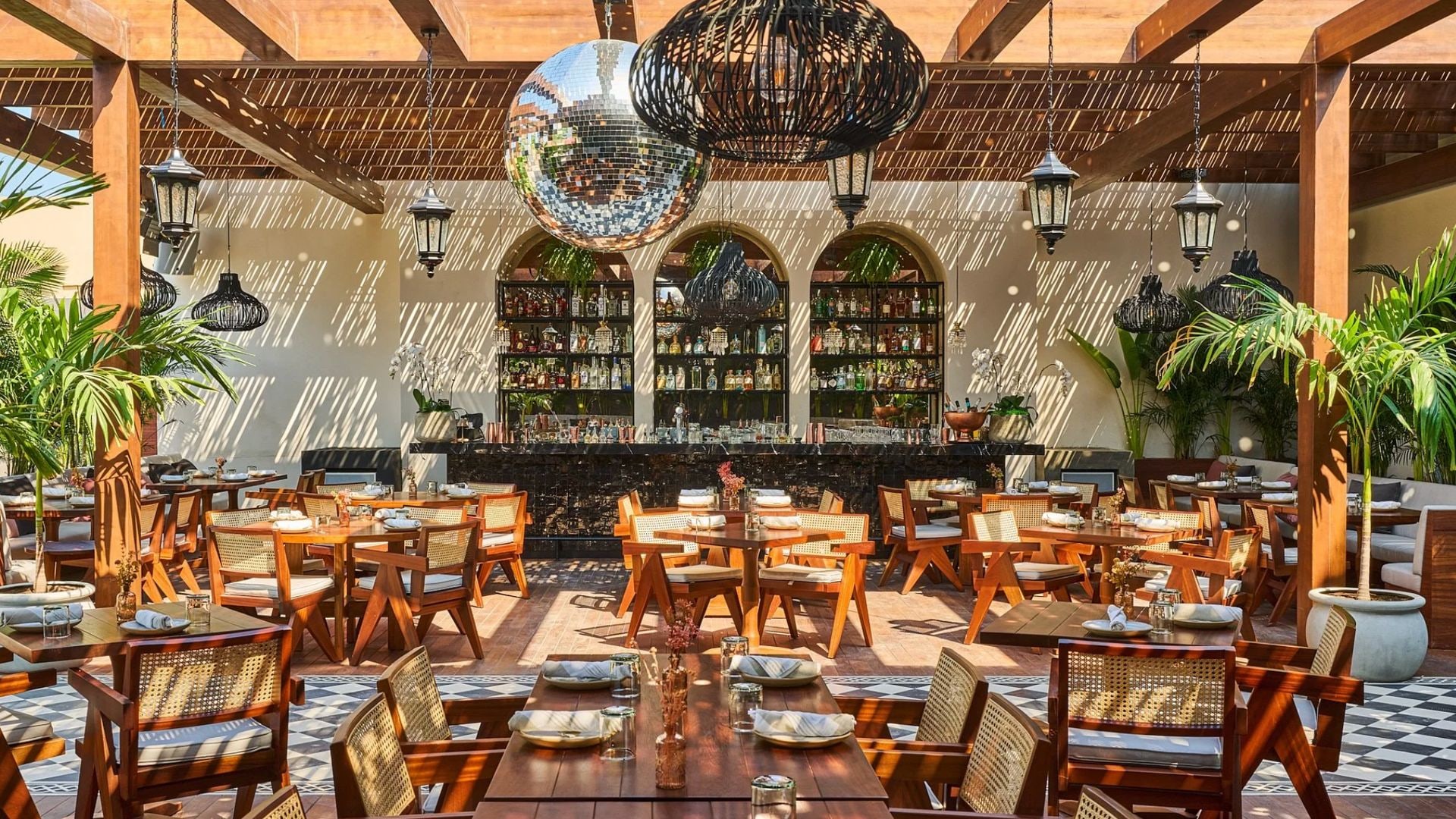 From cultural must-visits to shopping hotspots, here’s how to spend a week in Dubai and Abu Dhabi