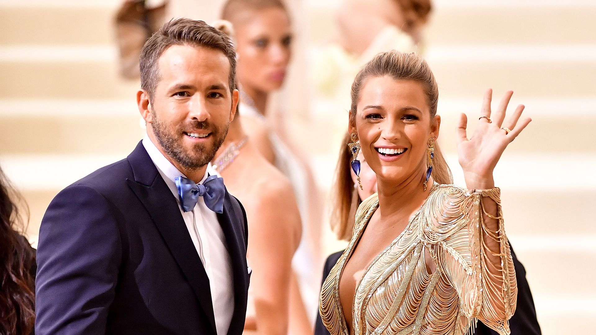 Ryan Reynolds and Blake Lively on red carpet 