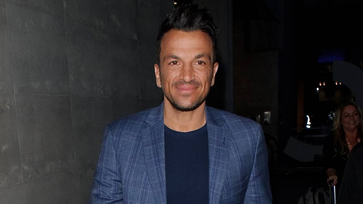 Peter Andre causes alarm with broken nose photo – but fans are divided ...