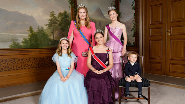 Princess Ingrid Alexandra with Princess Estelle, Prince Oscar, Princess Catharina-Amalia and Princess Elisabeth