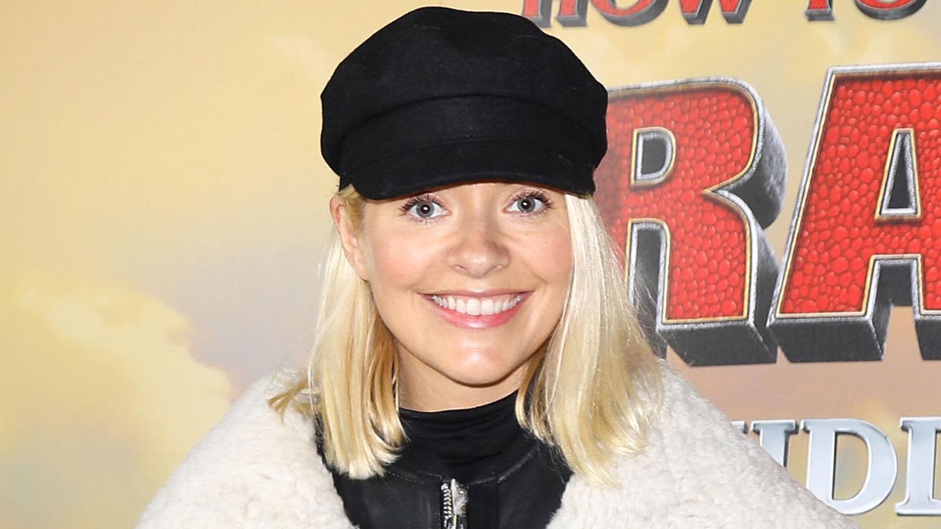 holly willoughby hat