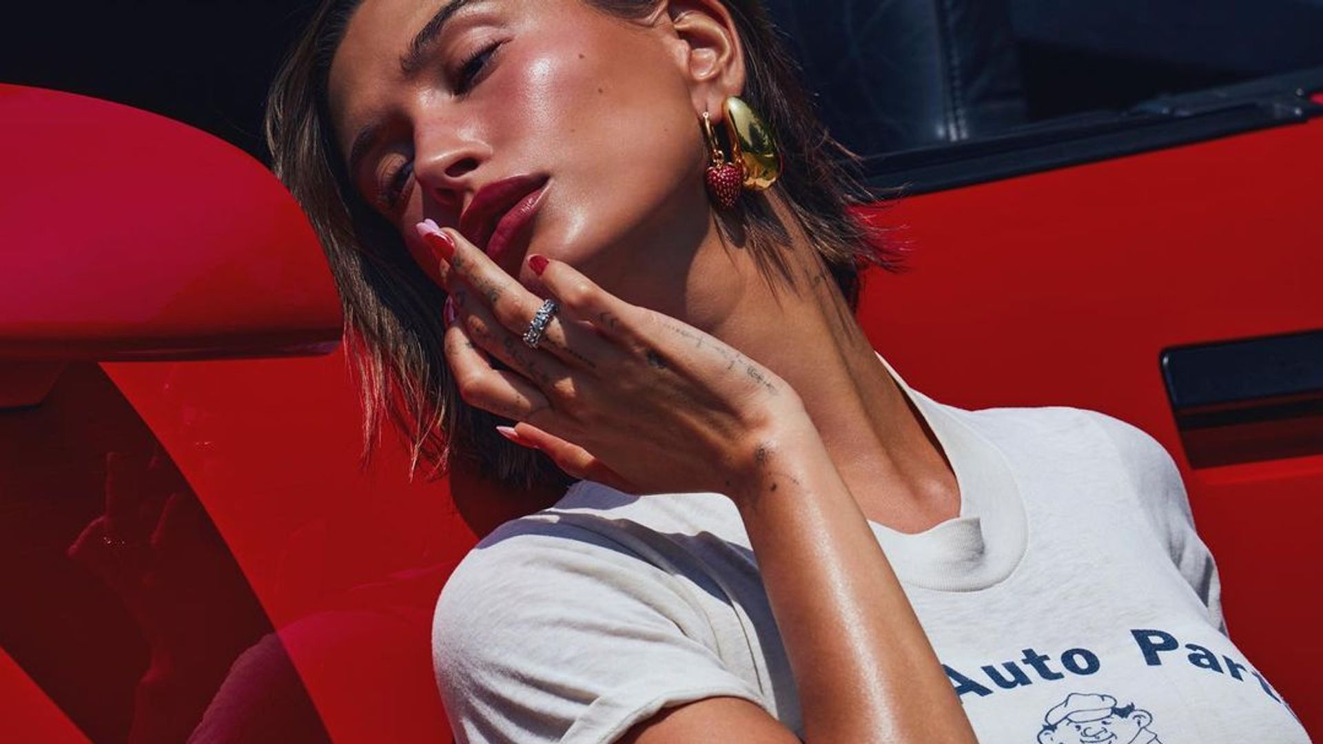 Hailey Bieber just teased brand new Rhode blushes and they look dreamy