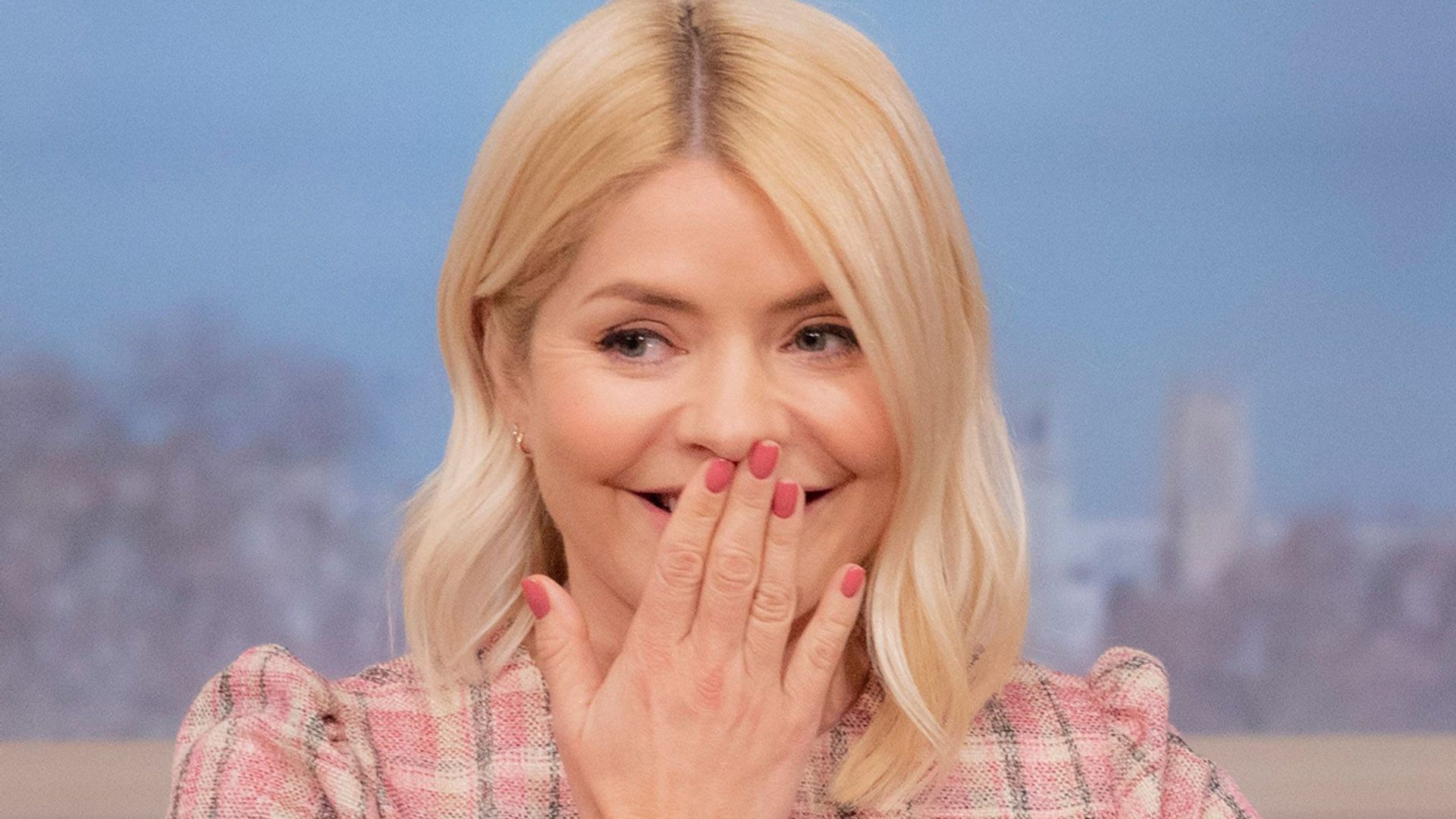 holly willoughby skirt