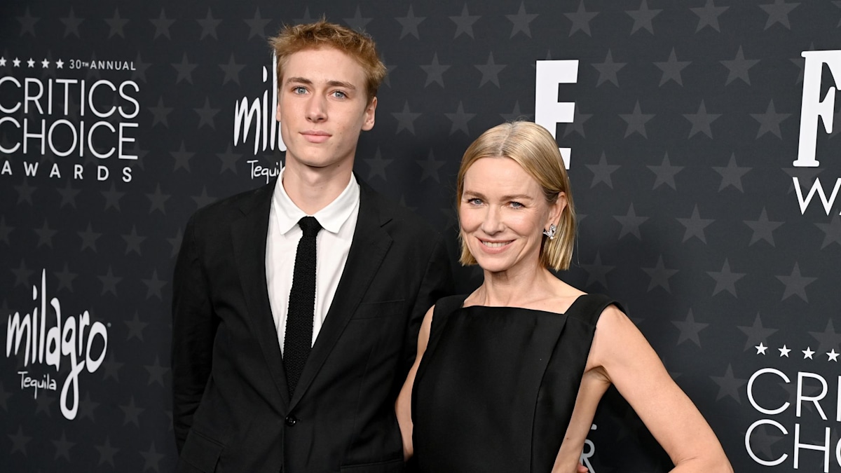 Naomi Watts' model son Sasha could be her twin on the Critic's Choice Awards red carpet