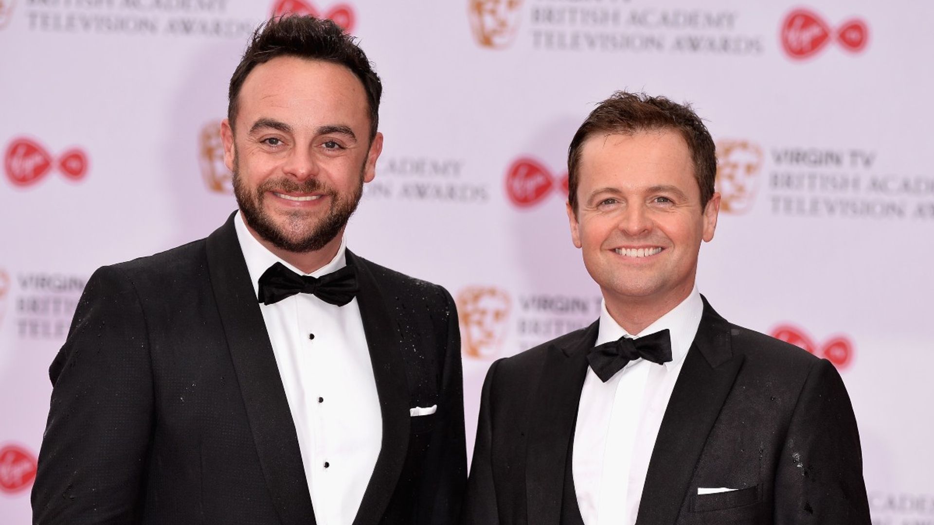 ant and dec smile