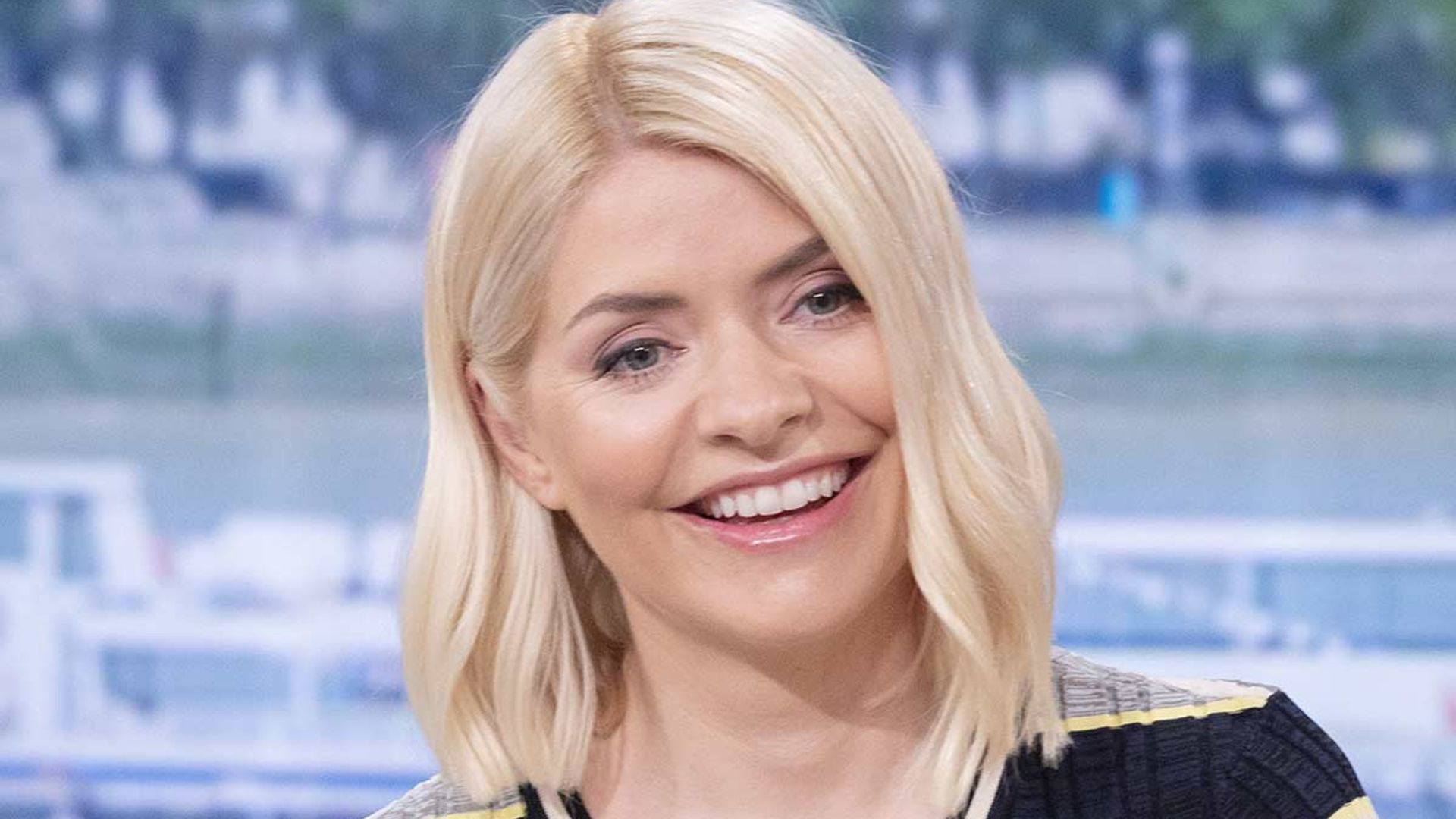 holly willoughby air hostess