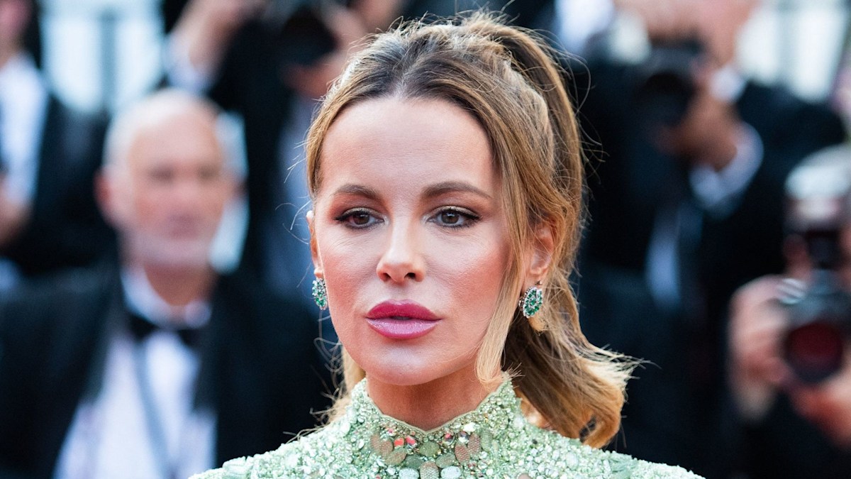 Kate Beckinsale leaves fans in tears as she makes emotional tribute to