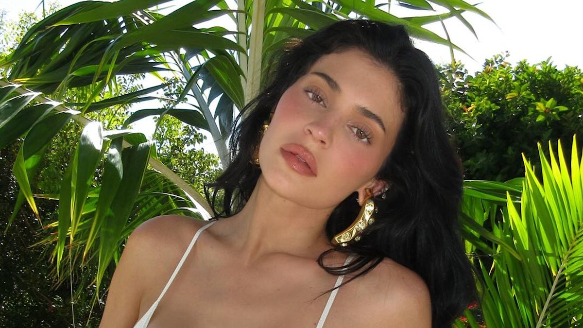 Kylie Jenner's slinky skintight dress is a red hot choice for balmy summer nights