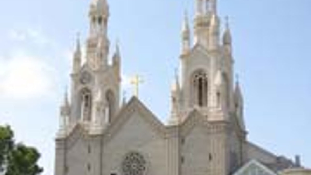 CHRISTY TURLINGTON AND ED BURNS TIE THE KNOT IN SAN HELLO!