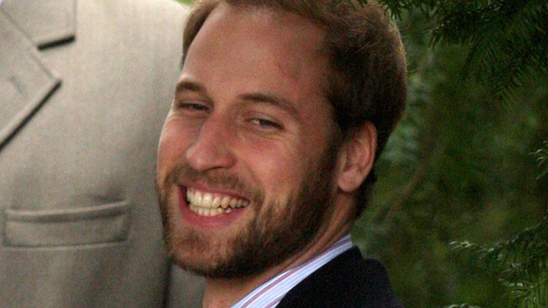 Prince William rocking a full beard in rare clubbing photo with Kate