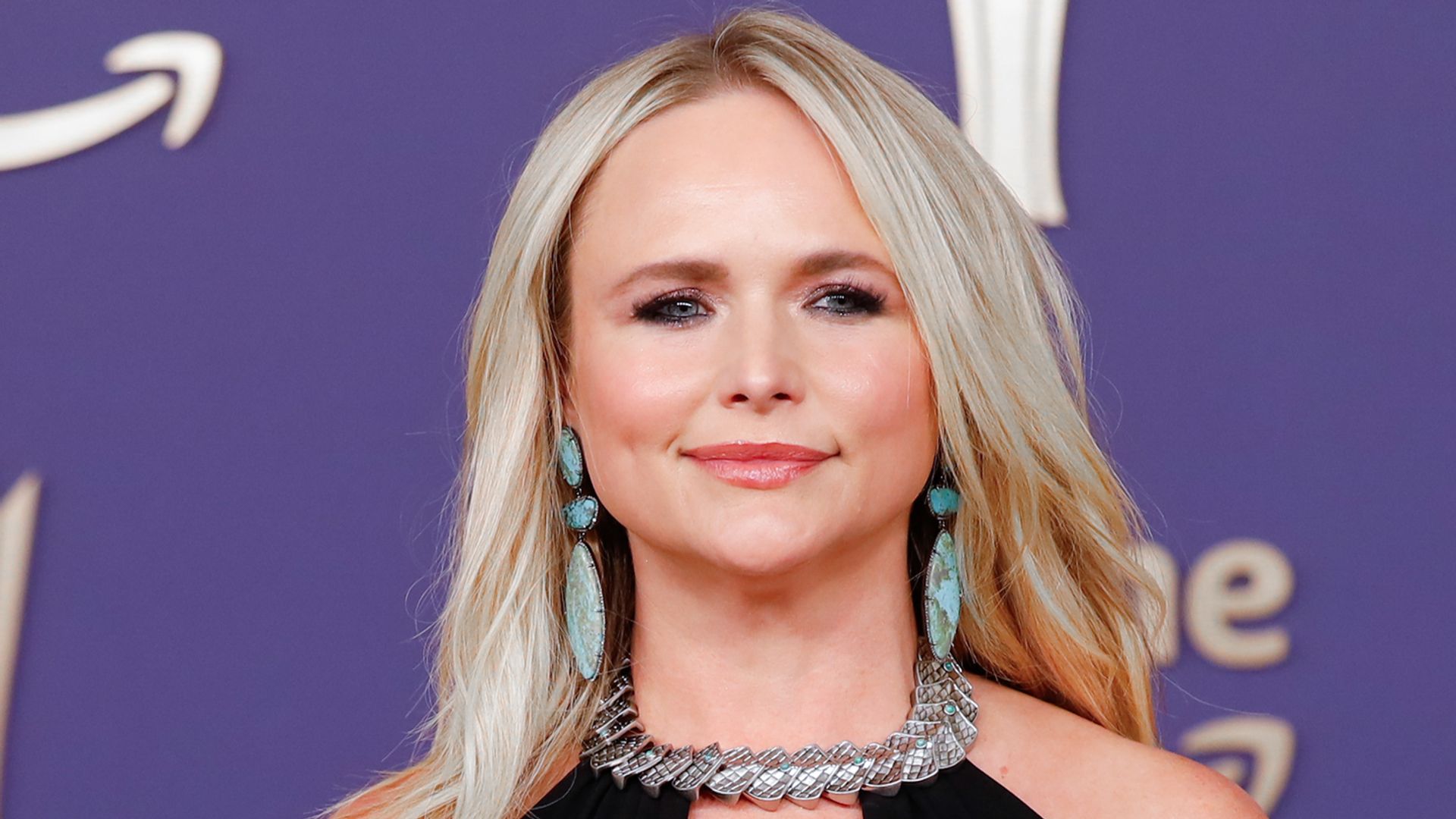 Miranda Lambert wows in figure-hugging tee and shorts 