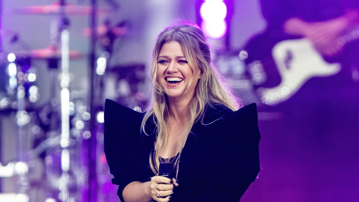 Kelly Clarkson announces new project away from talk show