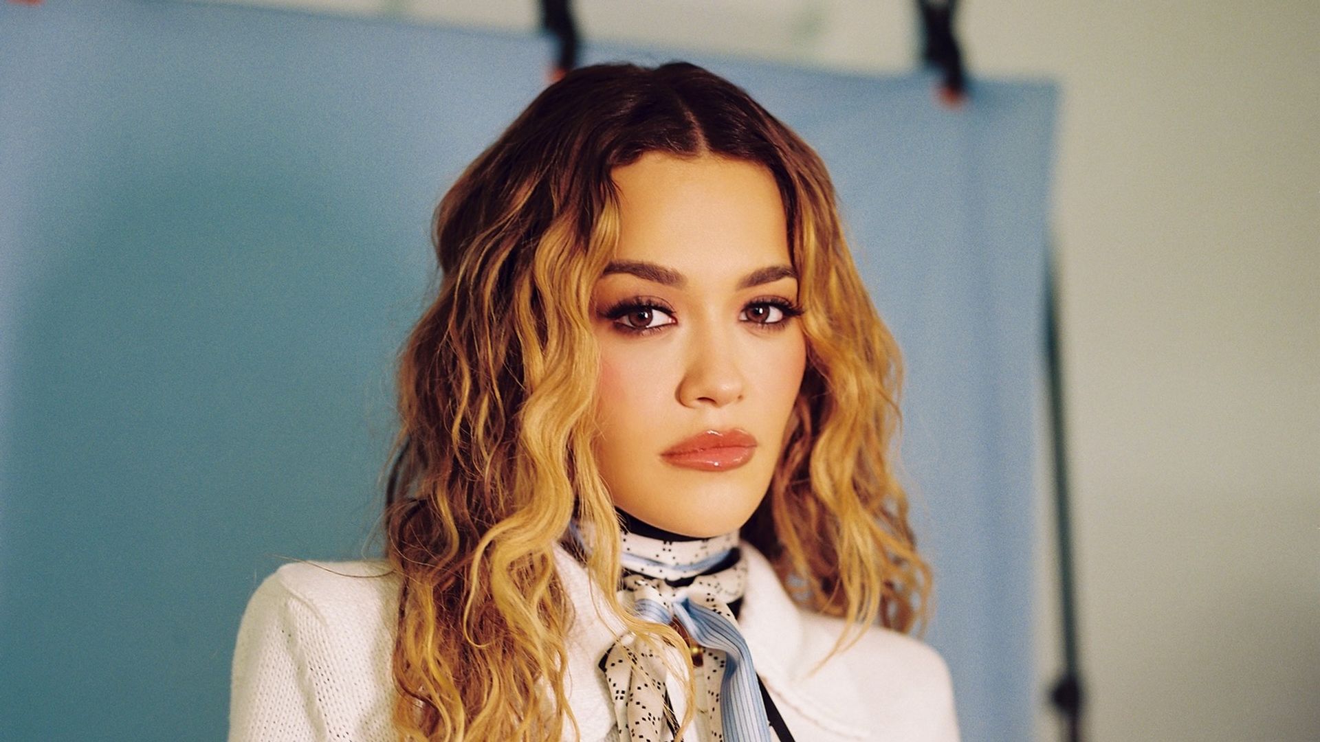 Rita Ora’s bubble mini skirt and crop top combo is celebrity-approved