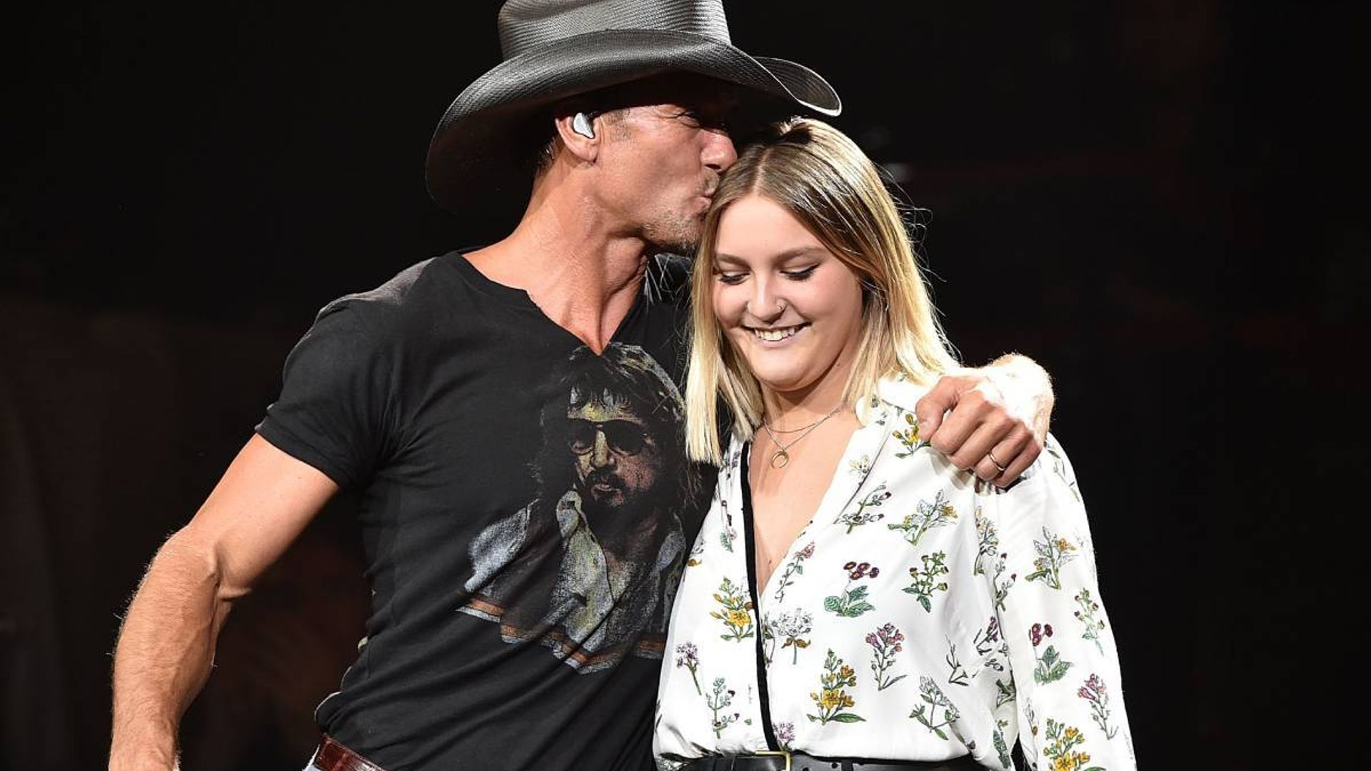 tim mcgraw daughter emotional video at home fans in tears