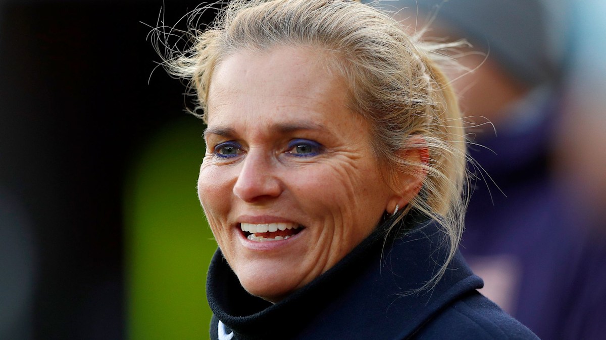 Lioness manager Sarina Wiegman praises rarelyseen husband amid career