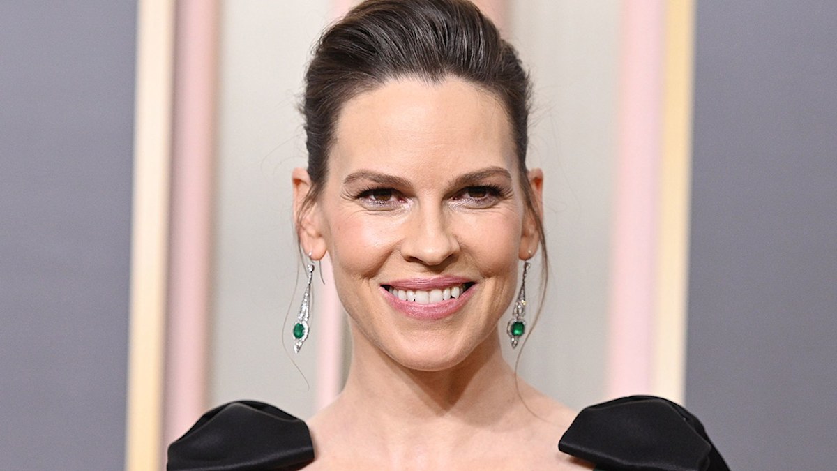 Pregnant Hilary Swank shows off twin baby bump - how stunning | HELLO!