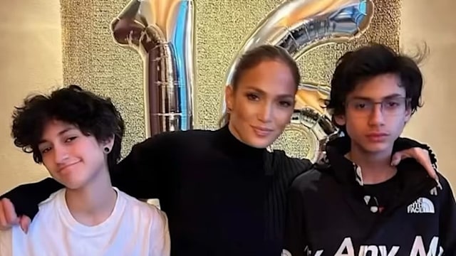 jennifer lopez with twins max and emme