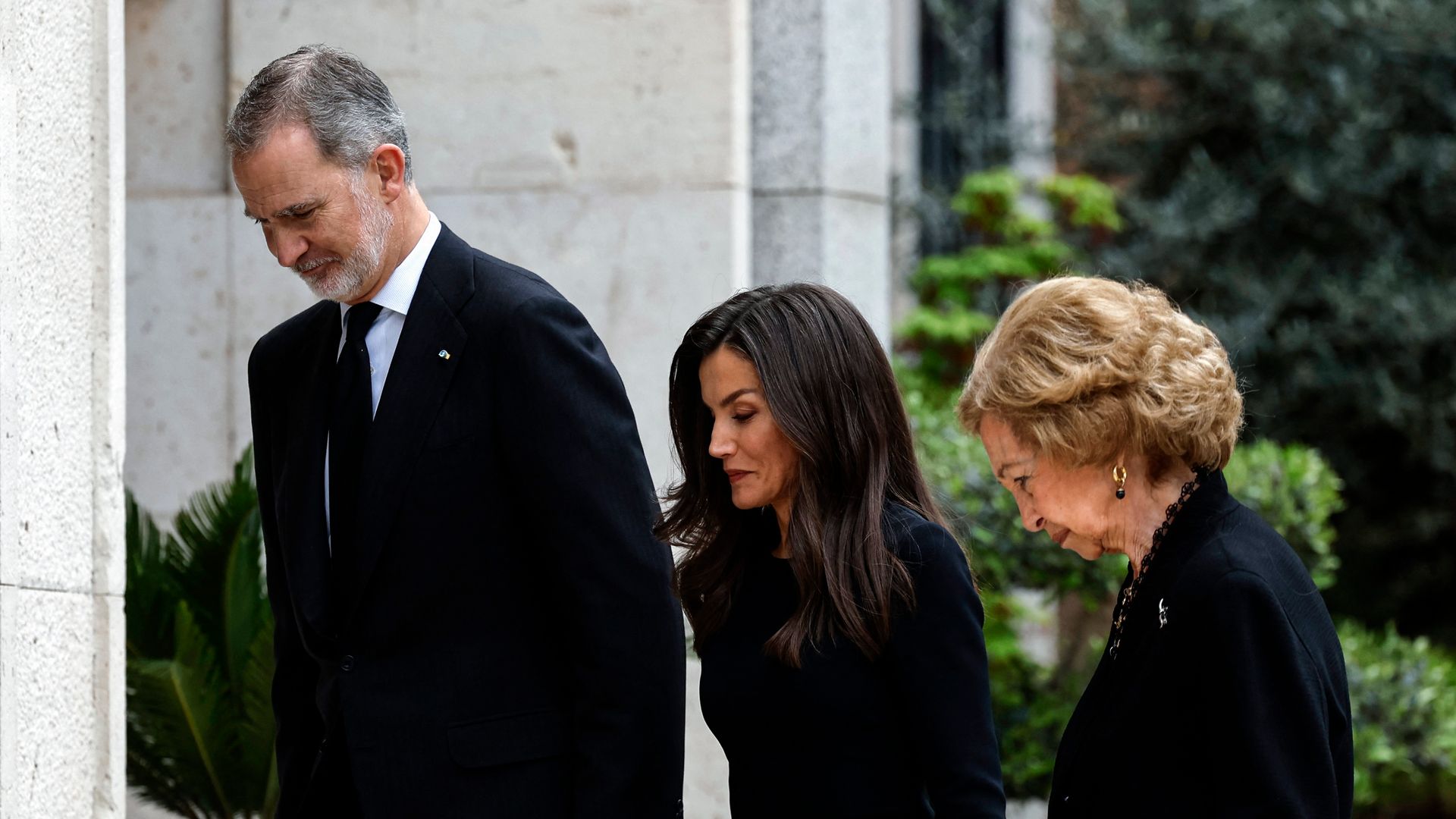 Spanish royals dressed in black
