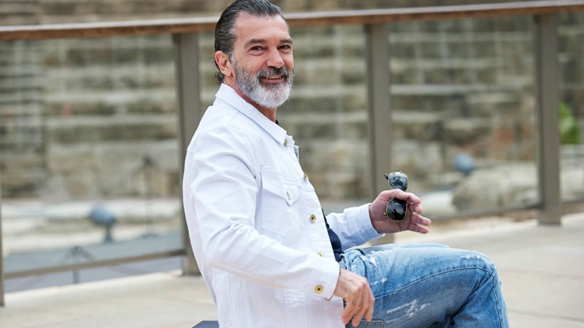 Antonio Banderas reveals he suffered a heart attack: 'It wasn't serious'