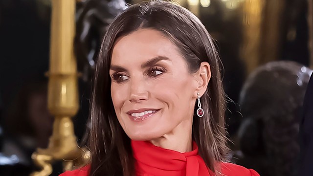 queen letizia red dress 