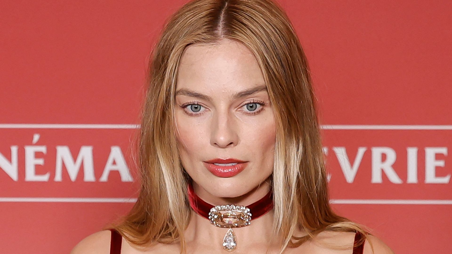 Margot Robbie shuts down male co-star's shocking 'eat less' comment