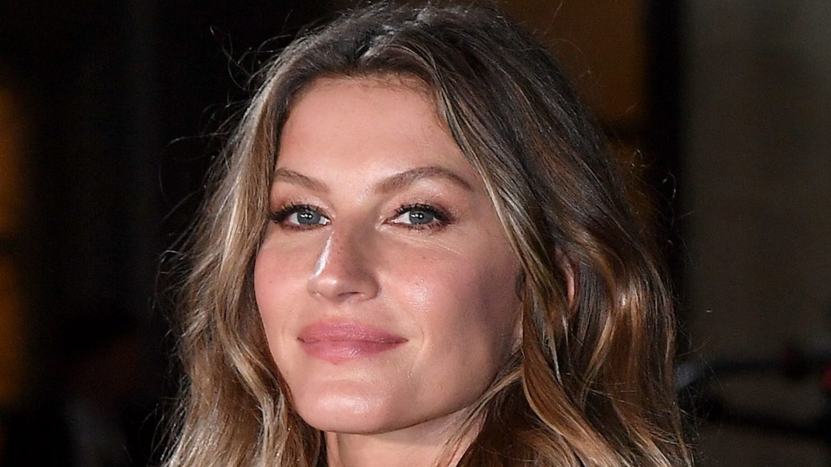 Gisele Bündchen resembles a work of art in stunning new picture | HELLO!