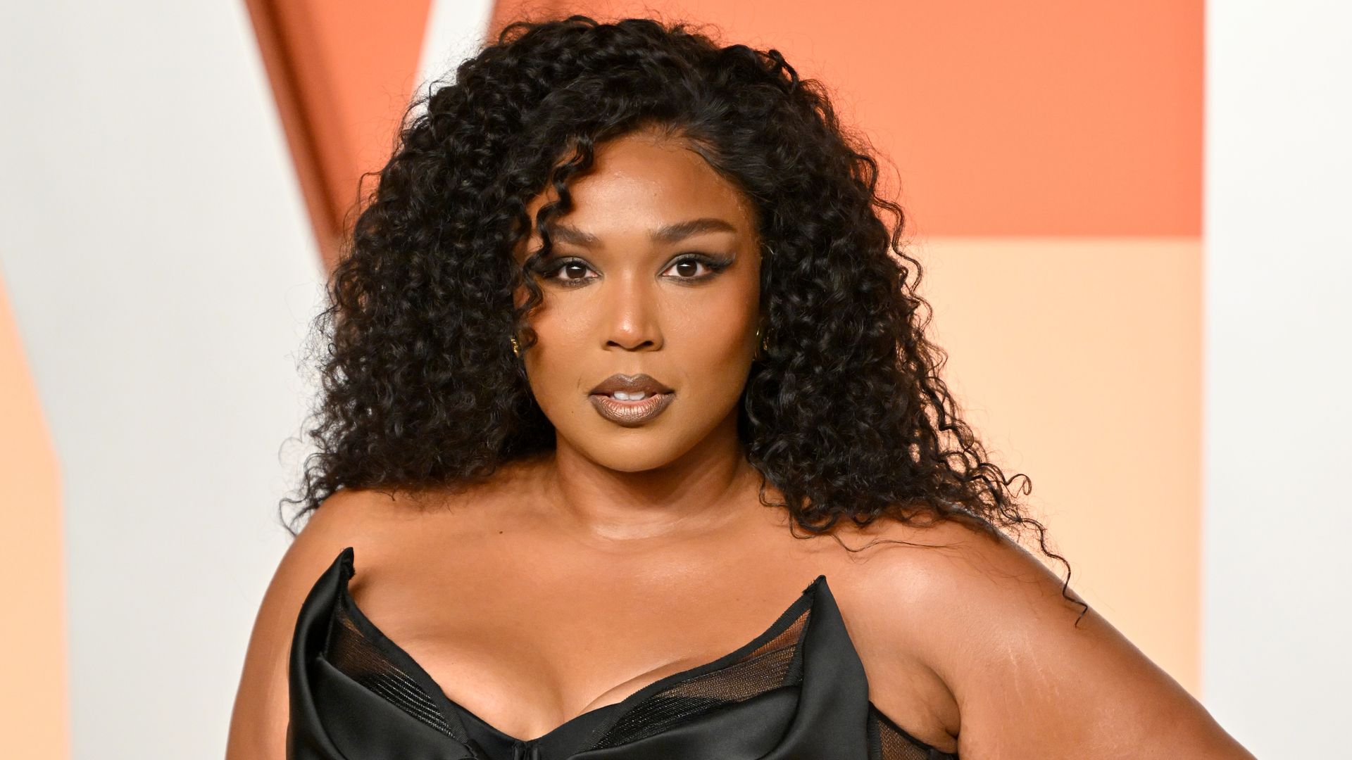 Lizzo showcases slimmed-down curves in jaw-dropping latex outfit you need to see