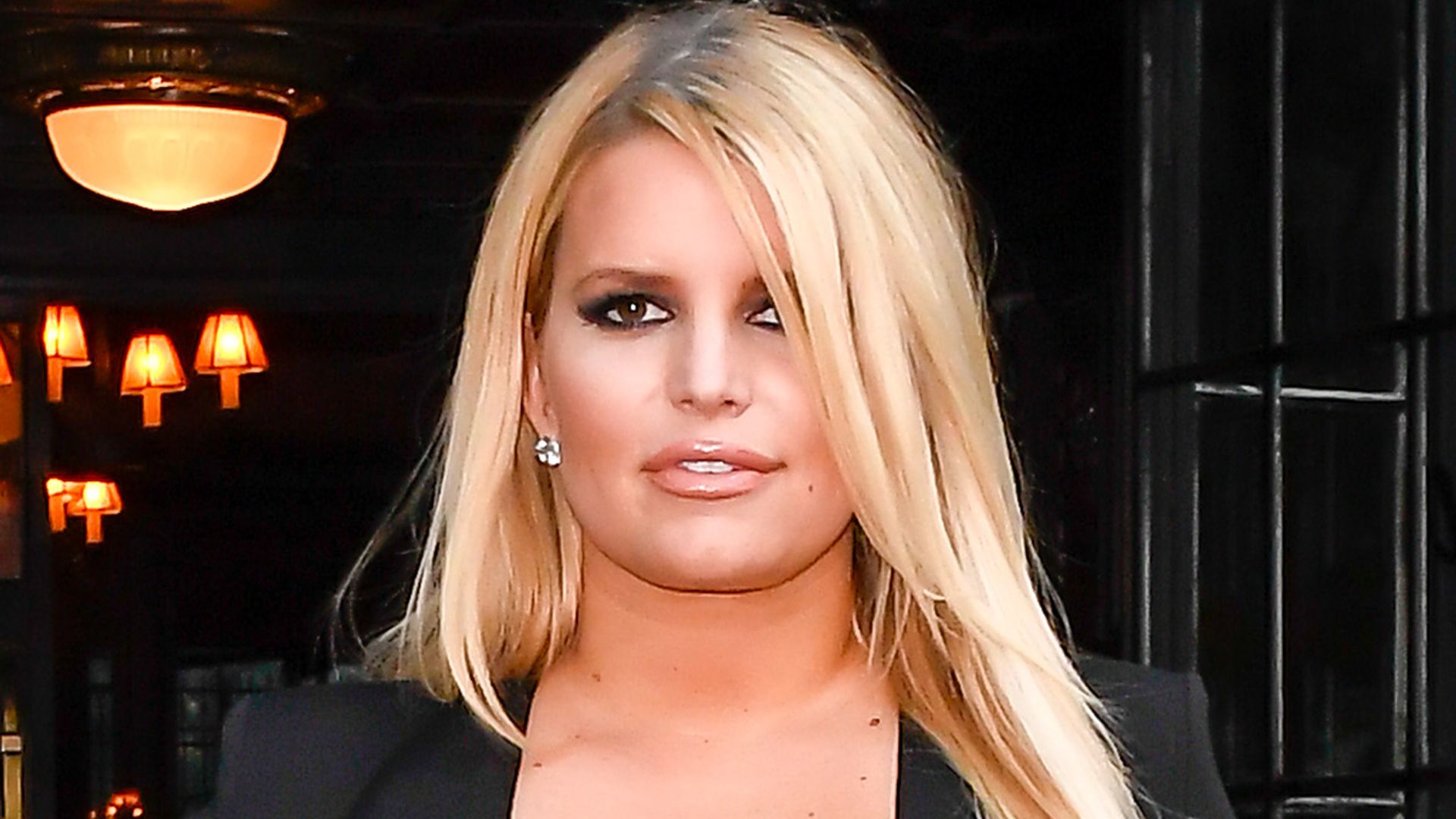 Jessica Simpson Floors Fans As She Models Three Killer Looks Hello