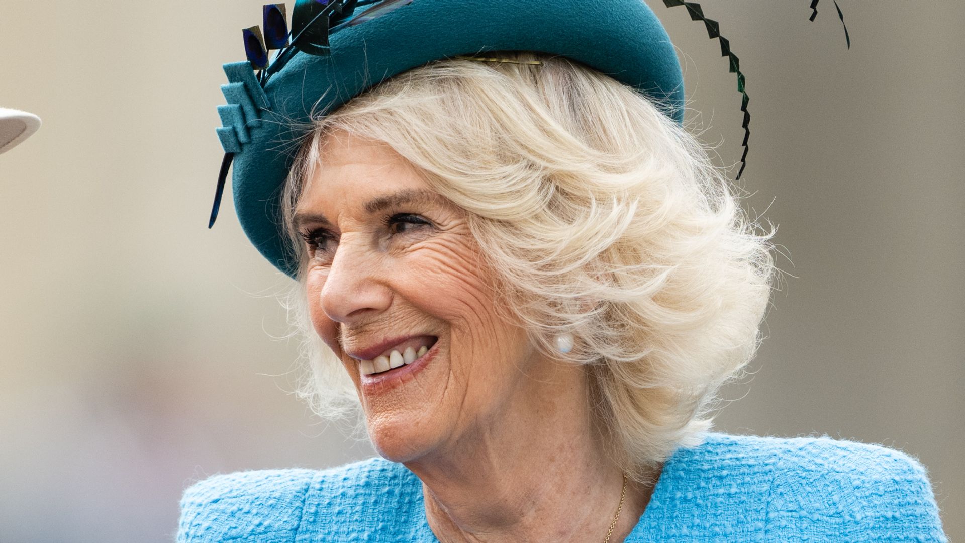 Camilla, Queen Consort attends a ceremonial welcome at Brandenburg Gate during state visit to Germany.