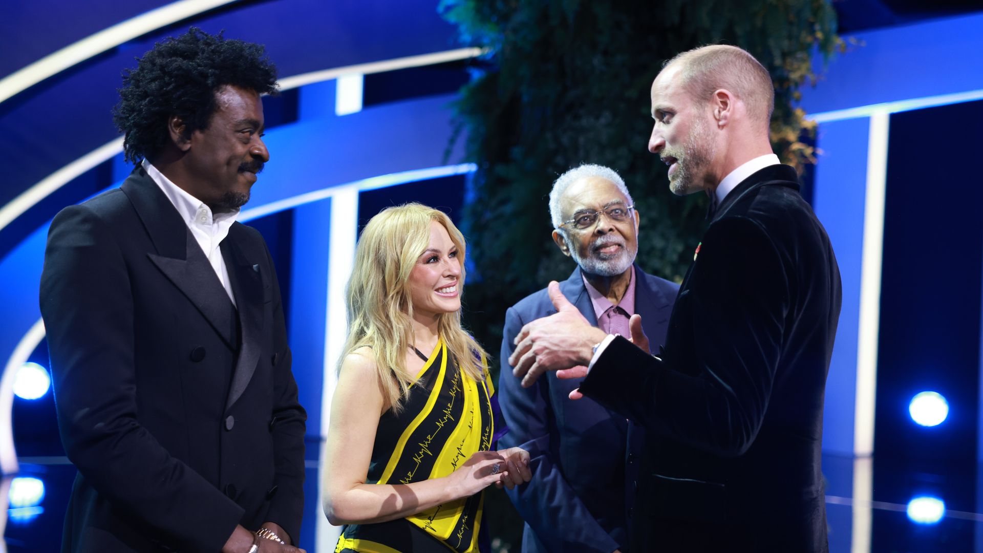 Prince William talks with Kylie Minogue and Seu Jorge at the fifth annual Earthshot Prize Awards Ceremony on November 05, 2025 in Rio de Janeiro, Brazil