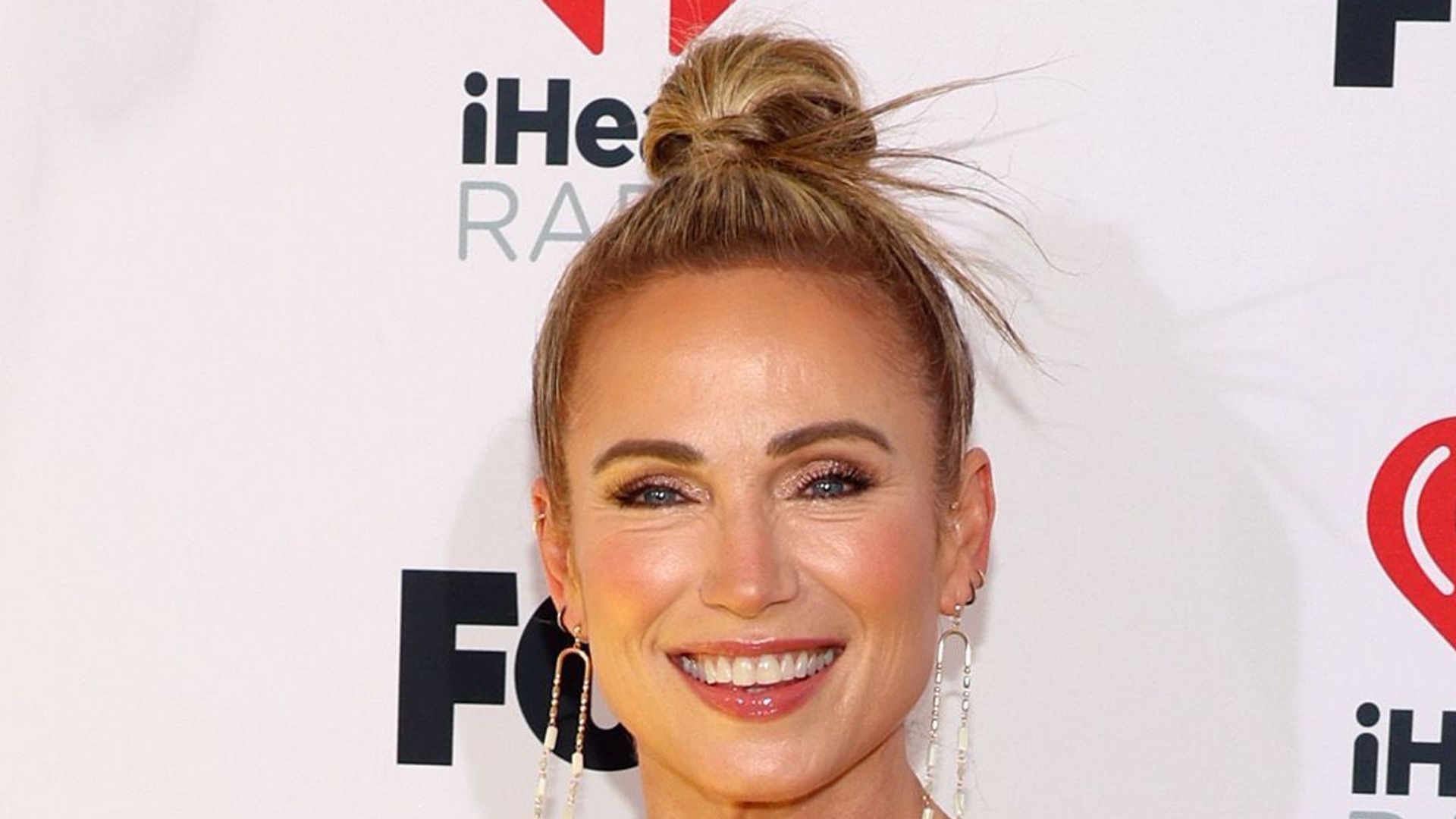 Amy Robach joined by ex-husband for family celebration