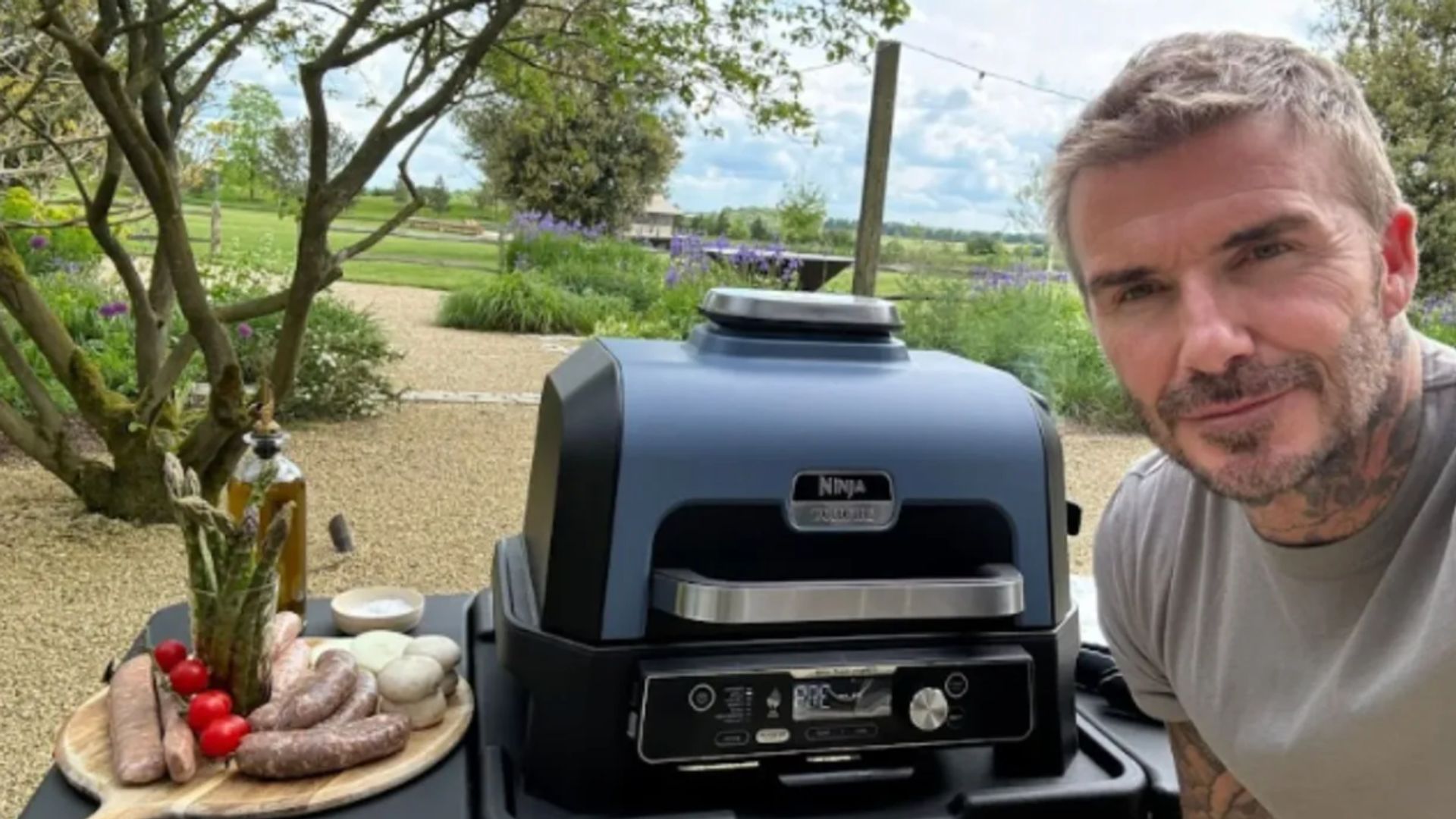 There’s major discounts on David Beckham’s favourite BBQ right now (sadly, he doesn’t come free with purchase)