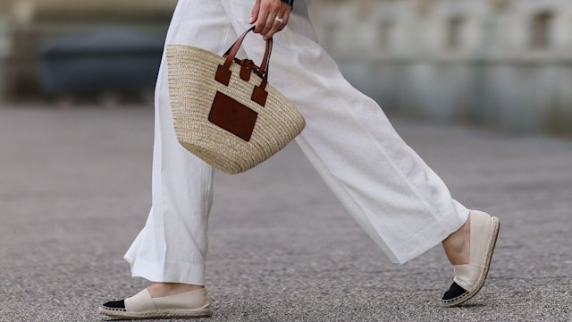 linen trousers street style 