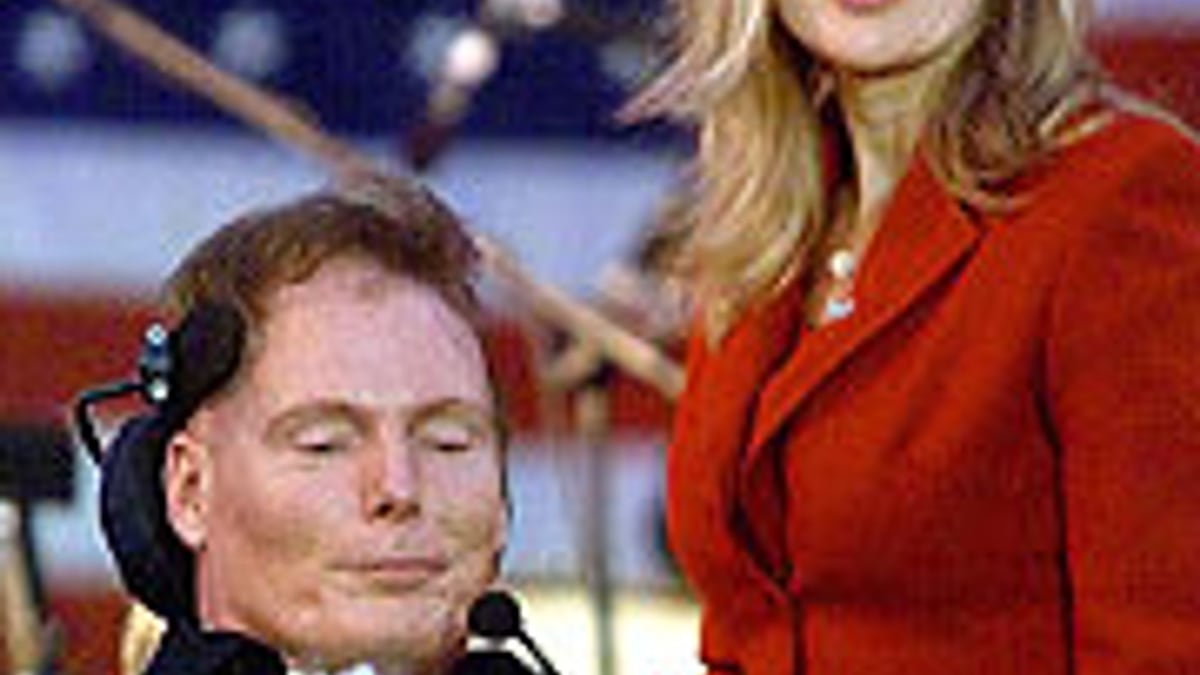 Dana Reeve, Christopher Reeve, Courageous Dana loses lung HELLO!