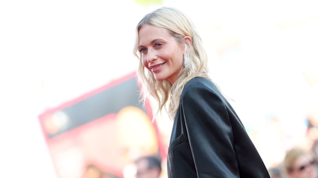  Poppy Delevingne attends a red carpet for "Beetlejuice Beetlejuice" during the 81st Venice International Film Festival at  on August 28, 2024 in Venice, Italy. (Photo by Vittorio Zunino Celotto/Getty Images)