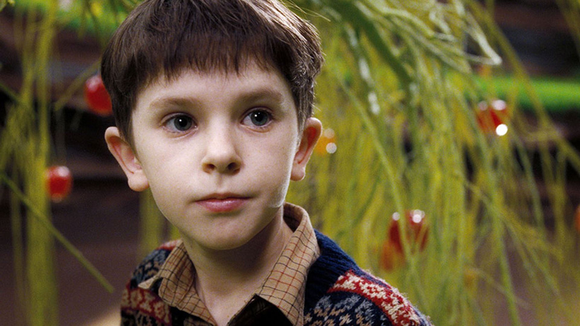 Charlie And The Chocolate Factory Star Freddie Highmore Looked Unrecognisable At Golden Globes 4846