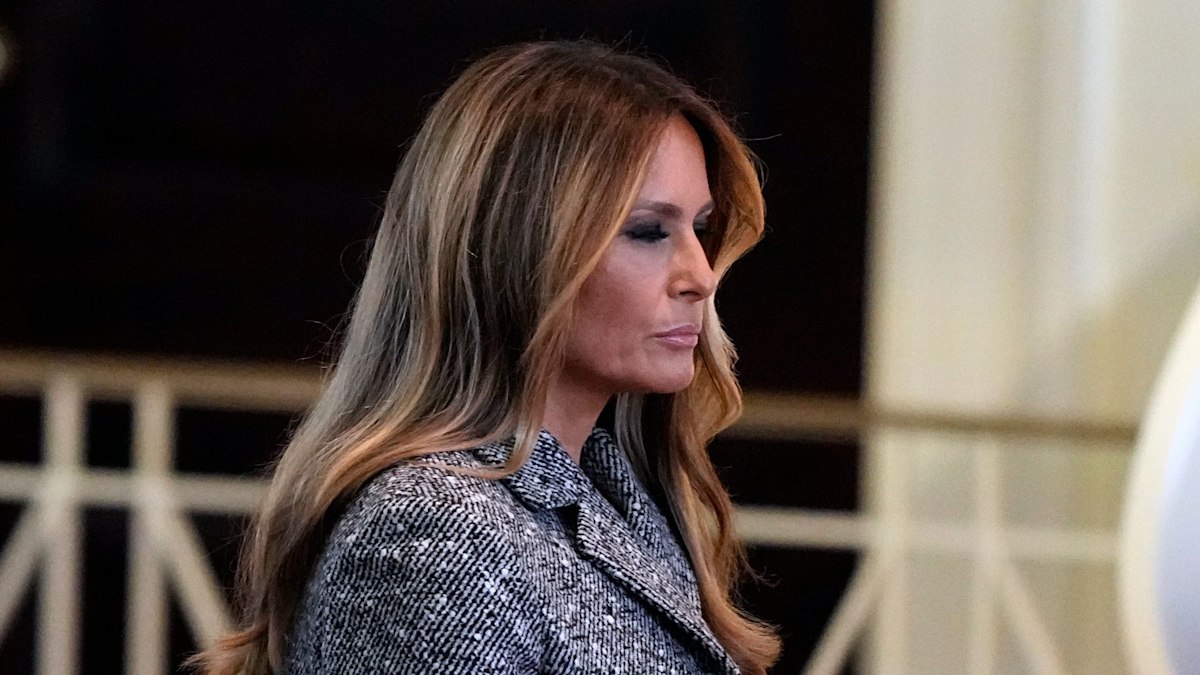 Melania Trump rocks $15k handbag as she leaves NYC following Donald ...