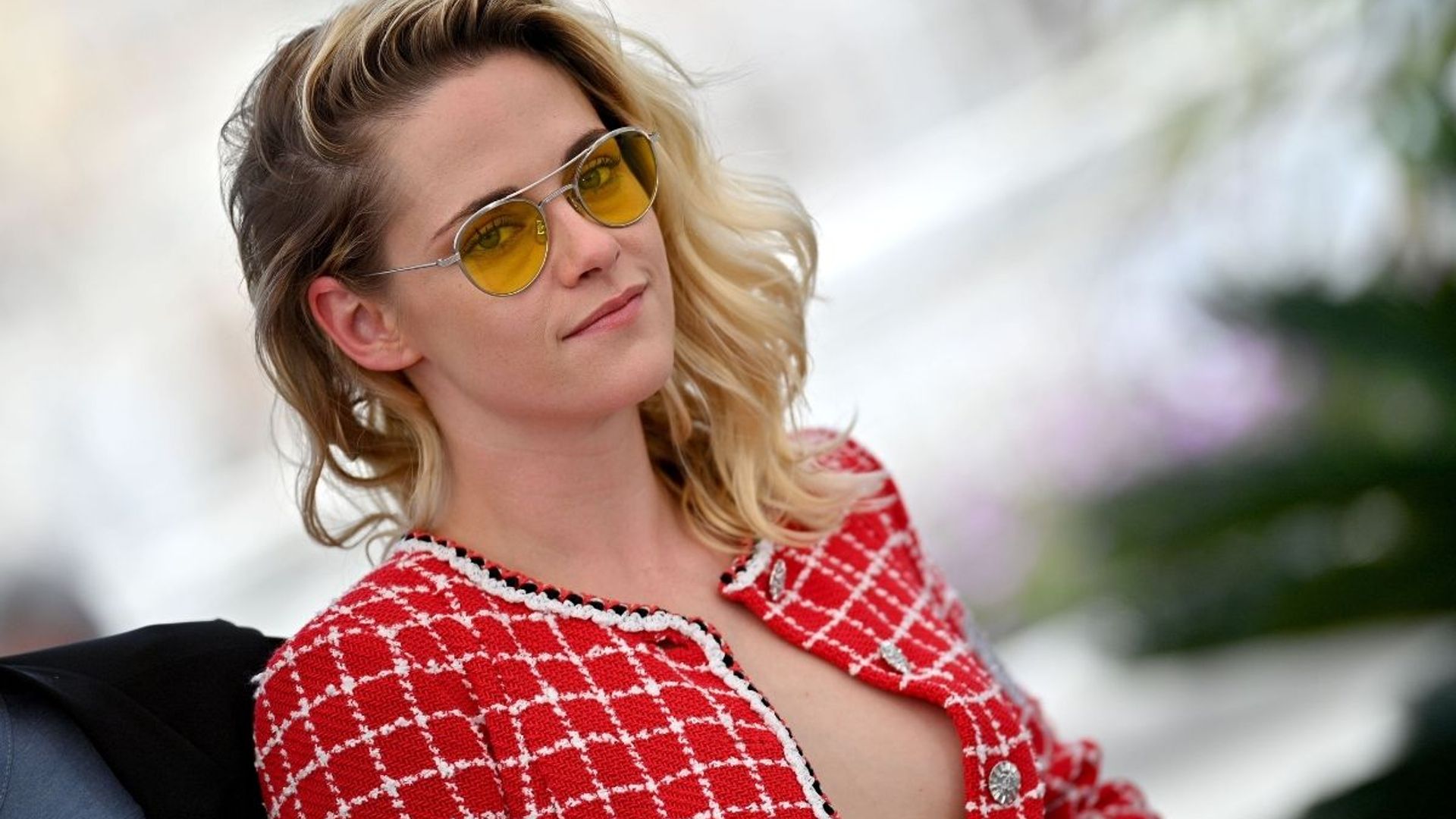 Kristen Stewart rocks red Chanel suit at Cannes Film Festival 2022