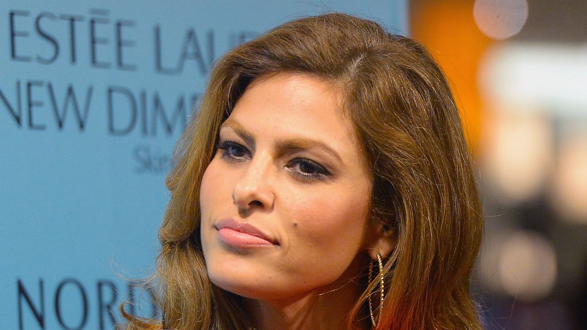 Eva Mendes provides very rare picture of 'fleeting' summer with Ryan Gosling and two daughters
