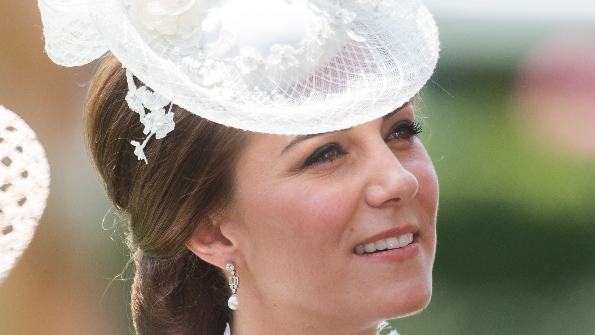 Princess Kate's race day look was a modern take on her wedding dress