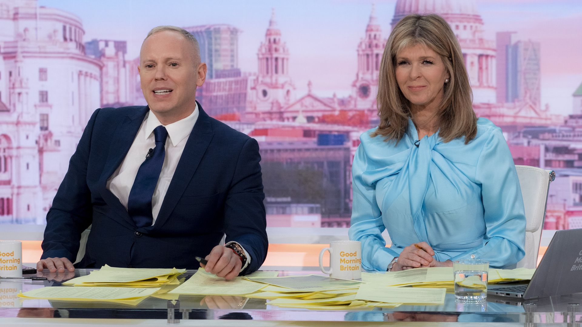 Kate Garraway’s two-word response after Rob Rinder makes joking jibe live on GMB