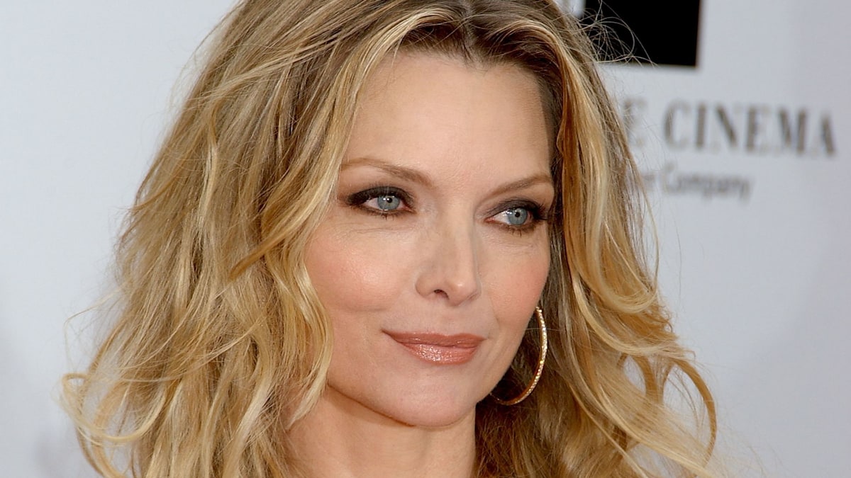 Michelle Pfeiffer’s DIY makeover at 66 highlights all natural beauty