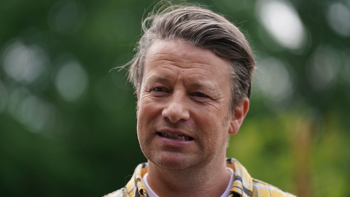 Jamie Oliver 'falling apart' thanks to health woe